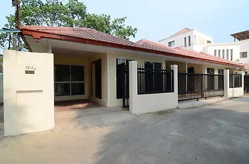 Vista Residence Yangon 0*,